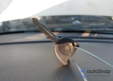 2005 Cadillac Escalade Standard z USA, uszkodzony, nr VIN 1GYEK63N05R207334